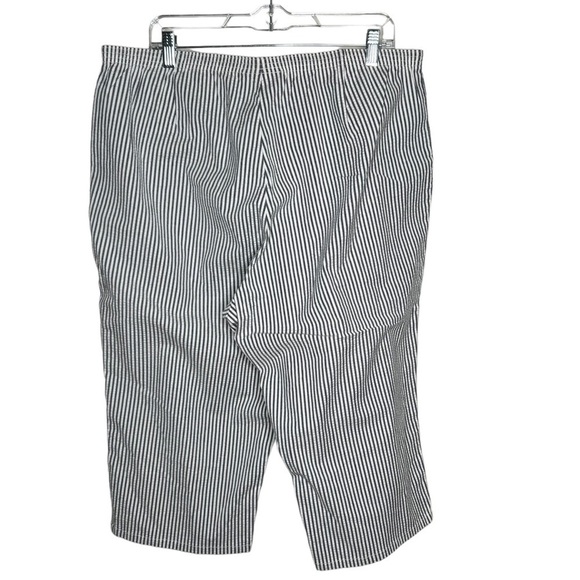 Denim & Co. Women’s Seersucker Gray White Crop Pants Size 1X EUC Pull On - Picture 3 of 3
